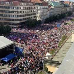 Pohľad na včerajšiu demonštráciu v Prahe