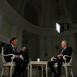 Putin počas rozhovoru s Carlsonom